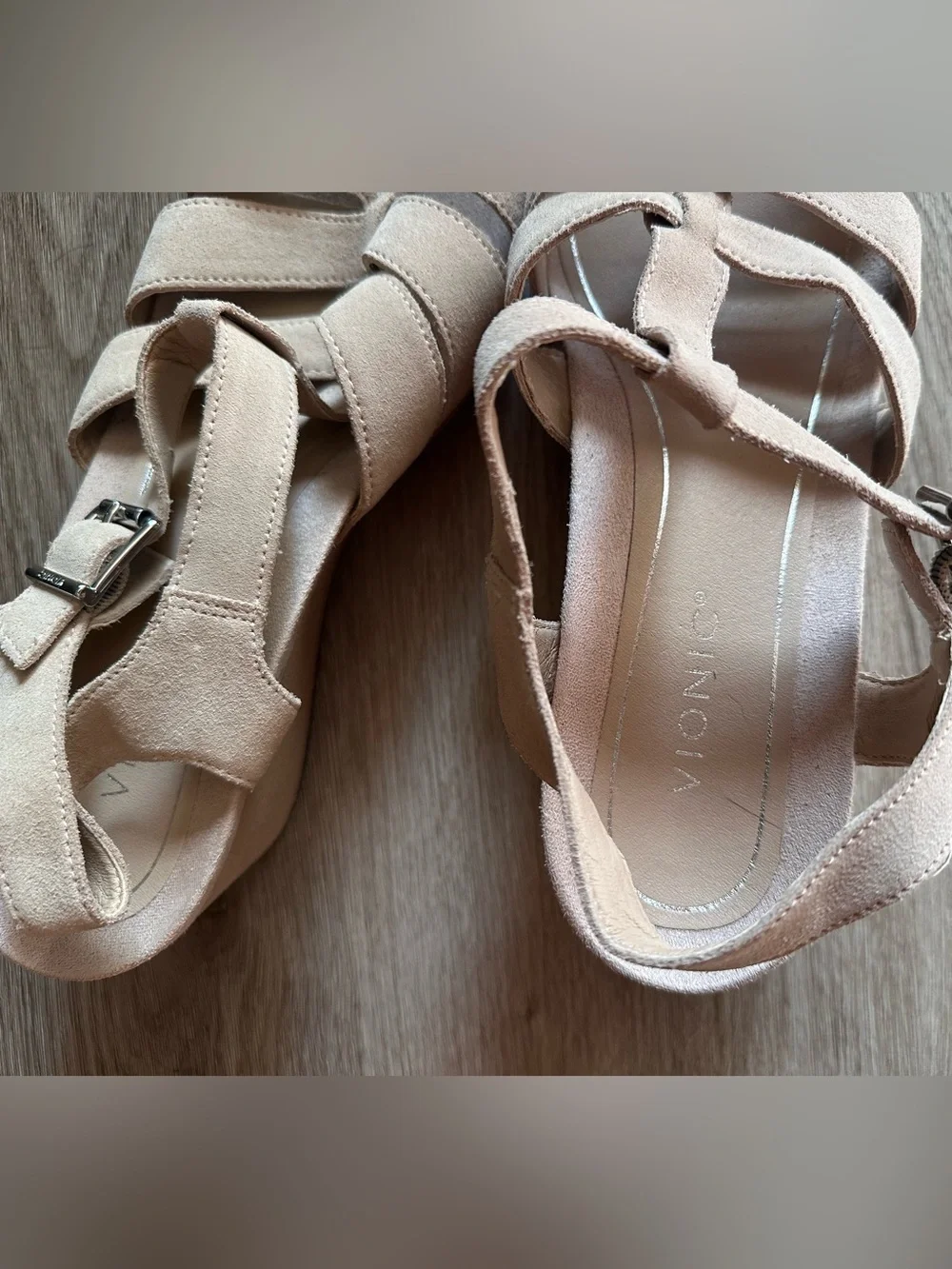 Vionic Hoola Tawny Platform T-Strap Wedge Sandals Nude Suede Leather 11 Wide
